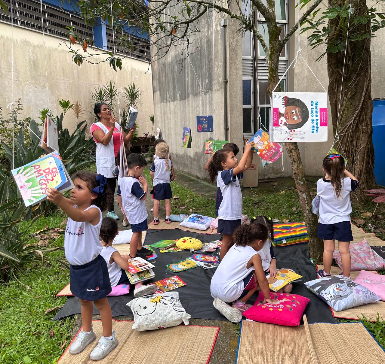 A �rvore do conhecimento - Infantil I Col�gio Passionista Santa Maria