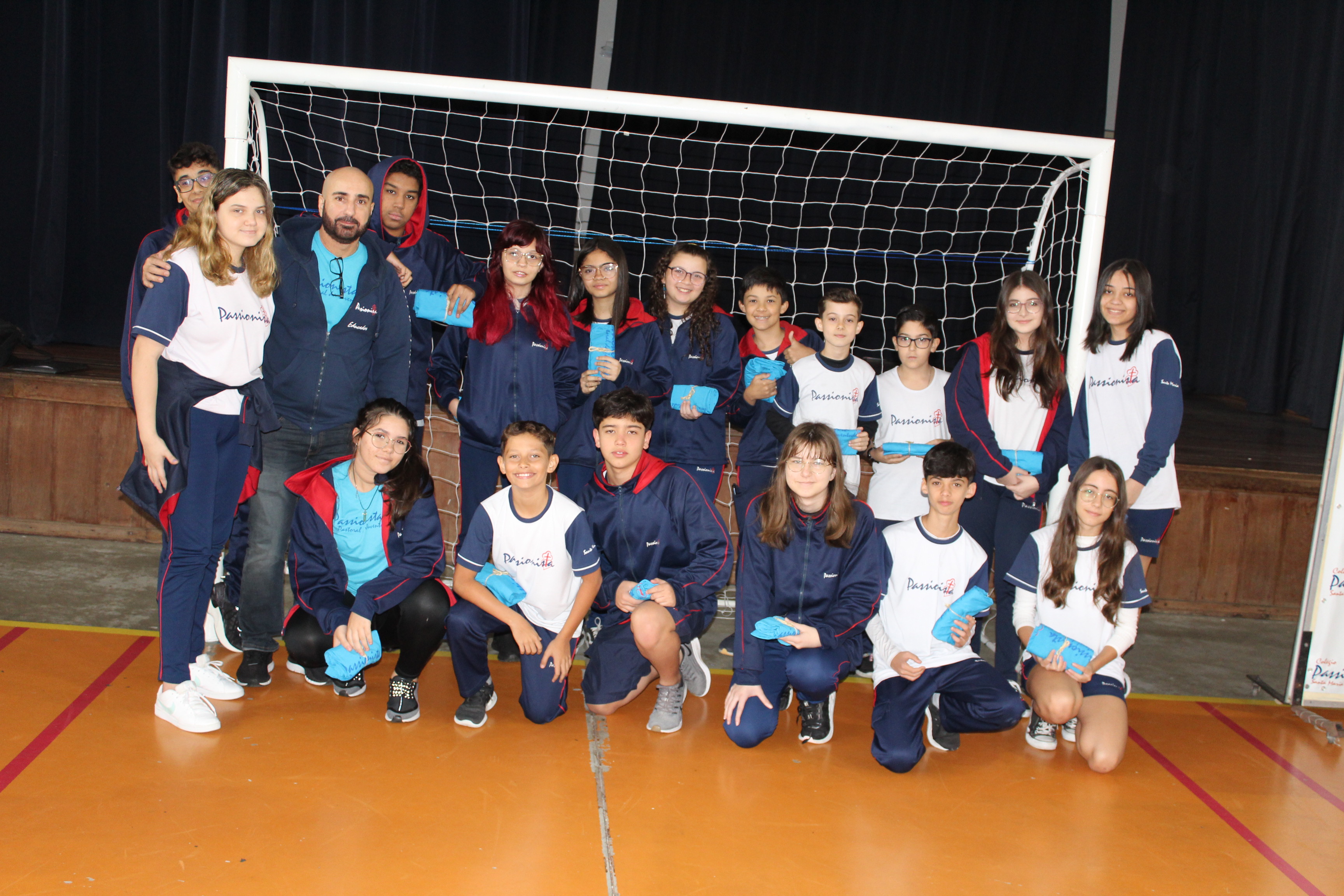 Entrega das Camisetas dos alunos da PJP - Pastoral da Juventude Passionista Col�gio Passionista Santa Maria