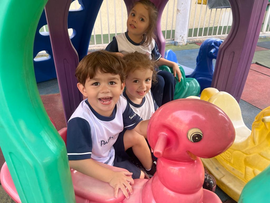 Maternal (Agosto) - Pintura e brincadeiras Col�gio Passionista Santa Maria