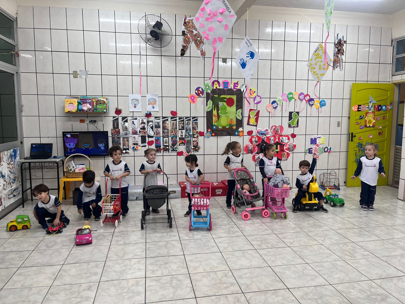 Maternal (Junho) - Brinquedos com roda Col�gio Passionista Santa Maria